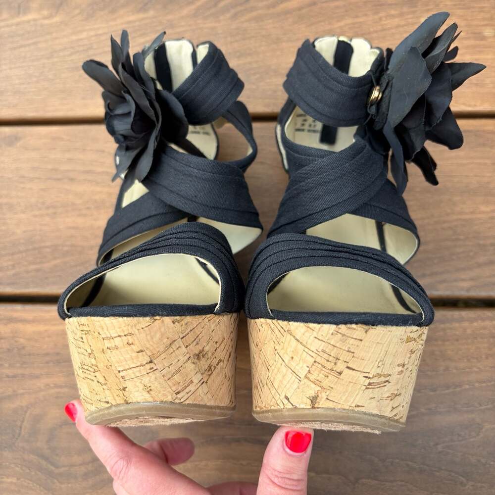 New JustFab Agnese Black Fabric Platform Wedge Sandals - Floral Accents Size 8.5 - Picture 5 of 9